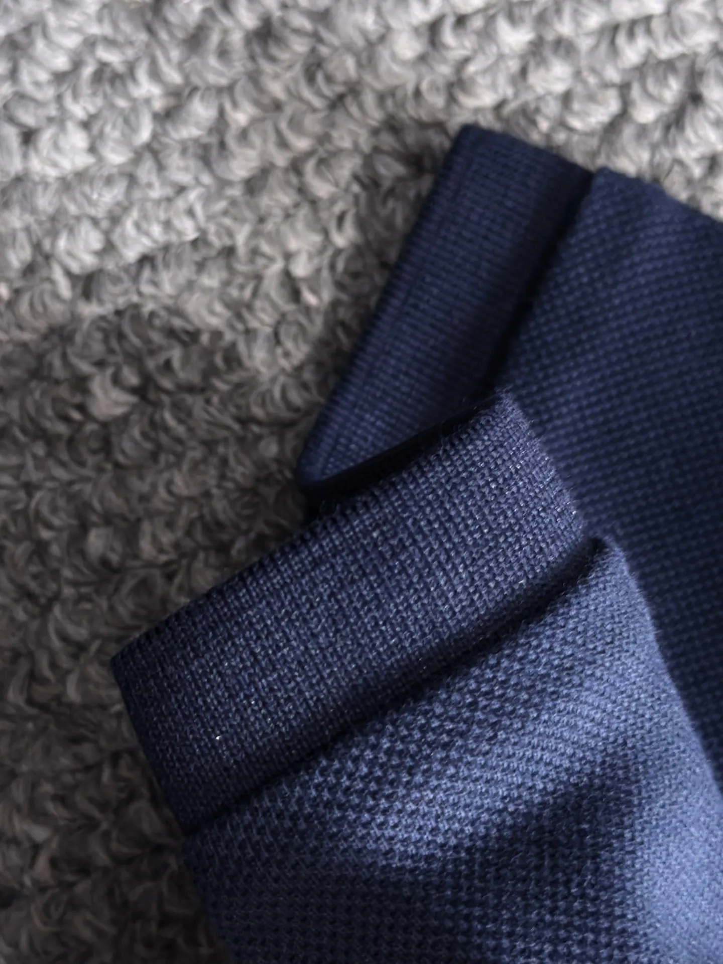French Crocodile 2026 Spring and Summer Official Website Synchronization The Newest Arrival Style Classic Versatile Business Casual Polo Neck T-shirt Made of imported beaded cotton fabric, comfortable and breathable, with delicate texture and super soft skin-friendly touch! Lapel design, absolutely crisp and handsome fit! The sewing process with this density is absolutely meticulous in handling details! Skin-friendly and smooth to the touch, it is a perfect combination of comfort and breathability! The fabric properties are all excellent! Full of high-end feel! Simple and elegant design, Versatile is extremely wearable! All three standards! It is highly recommended to buy it, and you will never see a style like this outside! On sale on the official website! Size:M-2XL​